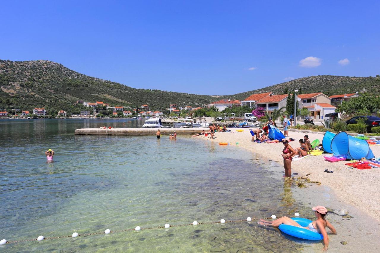 Apartments With A Parking Space Poljica, Trogir - 10010 Marina Bagian luar foto