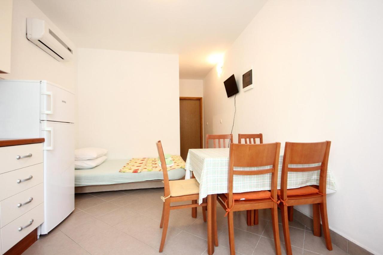 Apartments With A Parking Space Poljica, Trogir - 10010 Marina Bagian luar foto